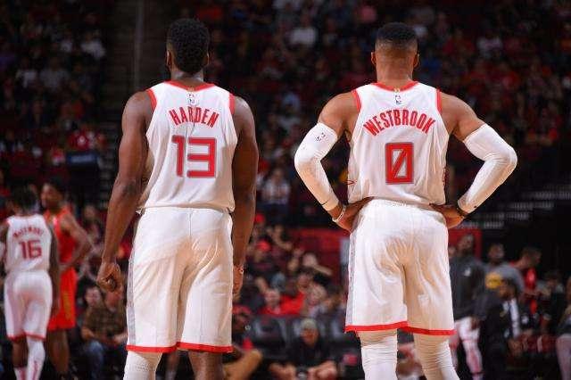 众的屏息期 众的屏息期