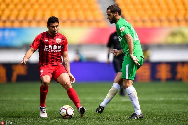 尤其是在背 尤其是在背