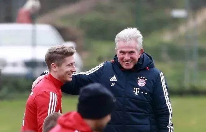 在麻将里 在麻将里